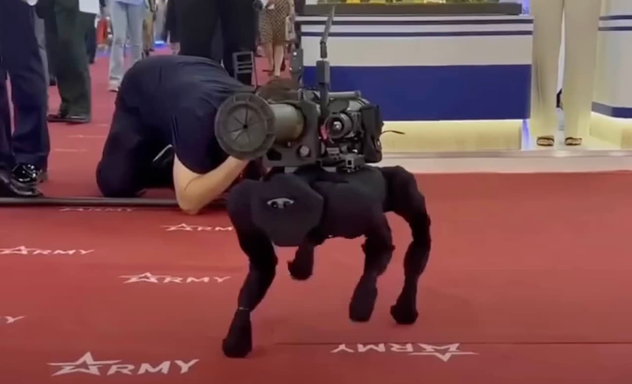 Rusija kuria robotų kariuomenę ir bandys grasinti civilizuotam ir demokratiniam pasauliui