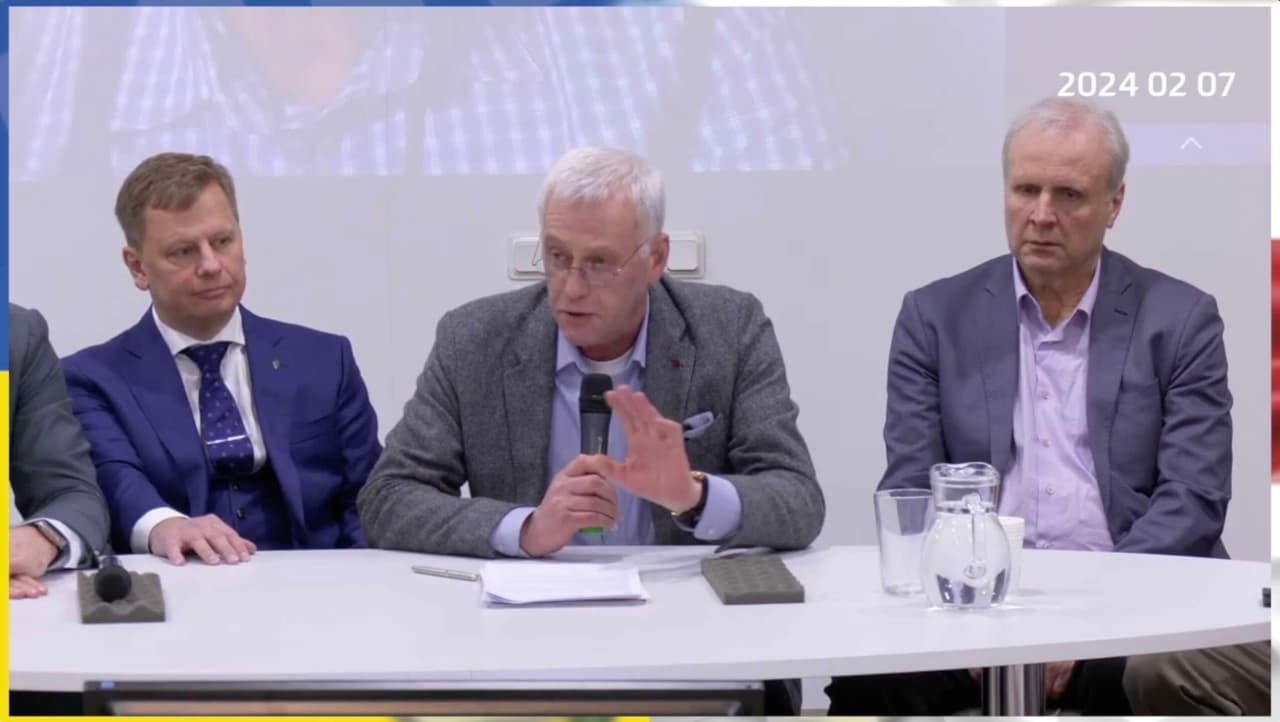 Lopatos vedini LT lyderiai susirinkę svarstė, kaip jie gins milijoninį Vilnių ir Lietuvą (I d.)