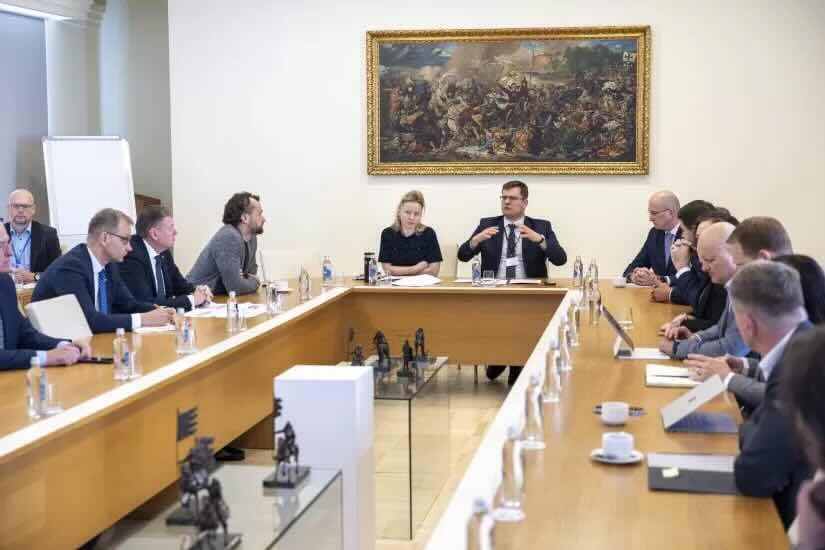 Kasčiūnas užsiminė apie būtinybę stiprinti partnerystę su Ukrainos investuotojais atgrasymo pramonės srityje