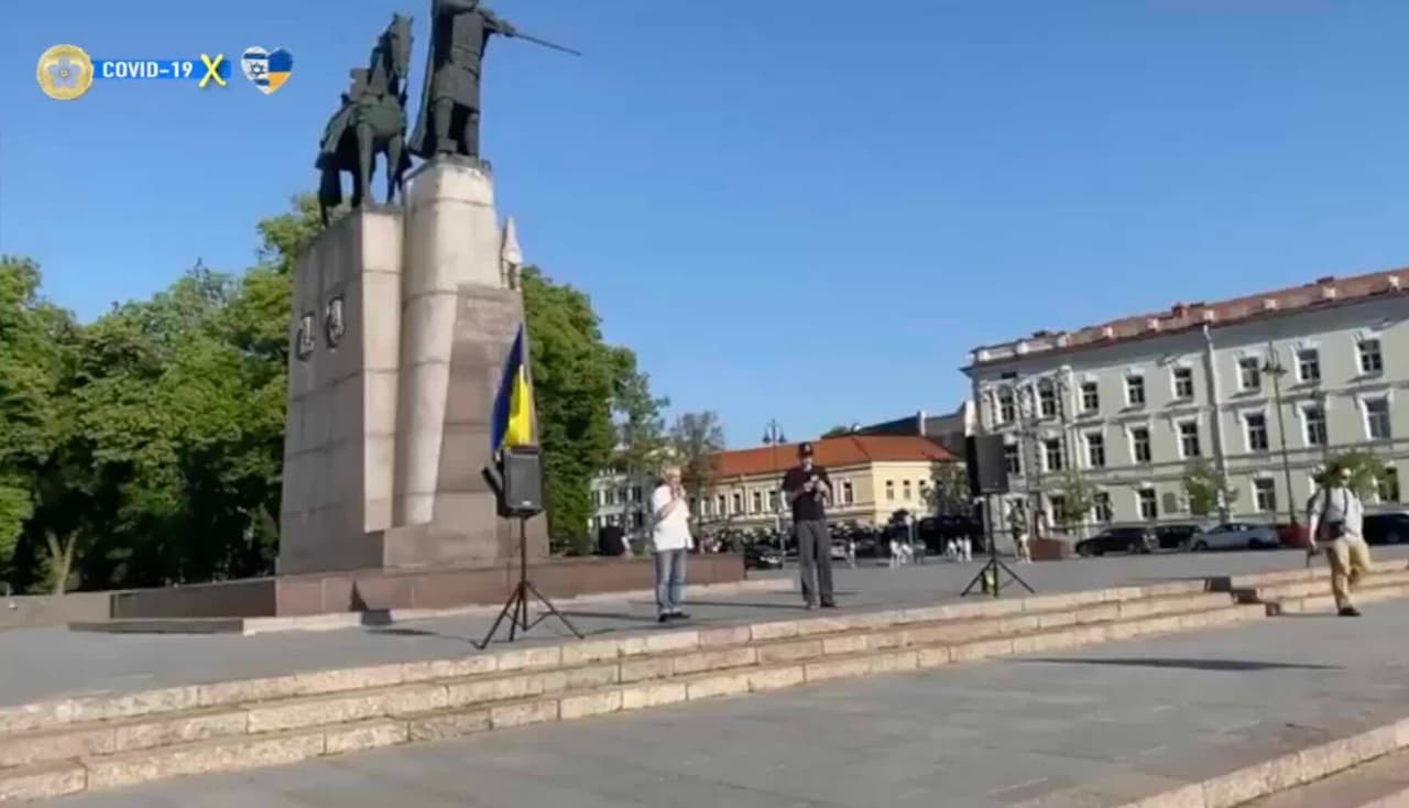 Vinokuras Katedros aikštėje pažėrė kritikos Jungtinėms Tautoms ir Raudonajam kryžiui