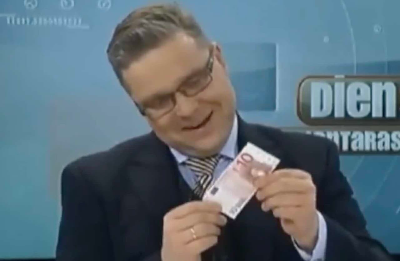 Grybauskaitės Vasiliauskas nepažino tikro eurų banknoto, net pasinaudojęs trijų PPP sistema