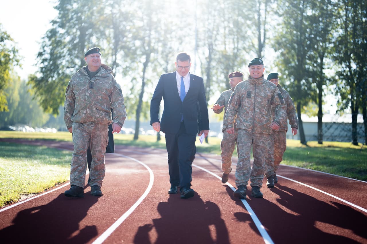 Prasidėjo komendantinių vienetų taikos metu pilietiškų karių rengimas