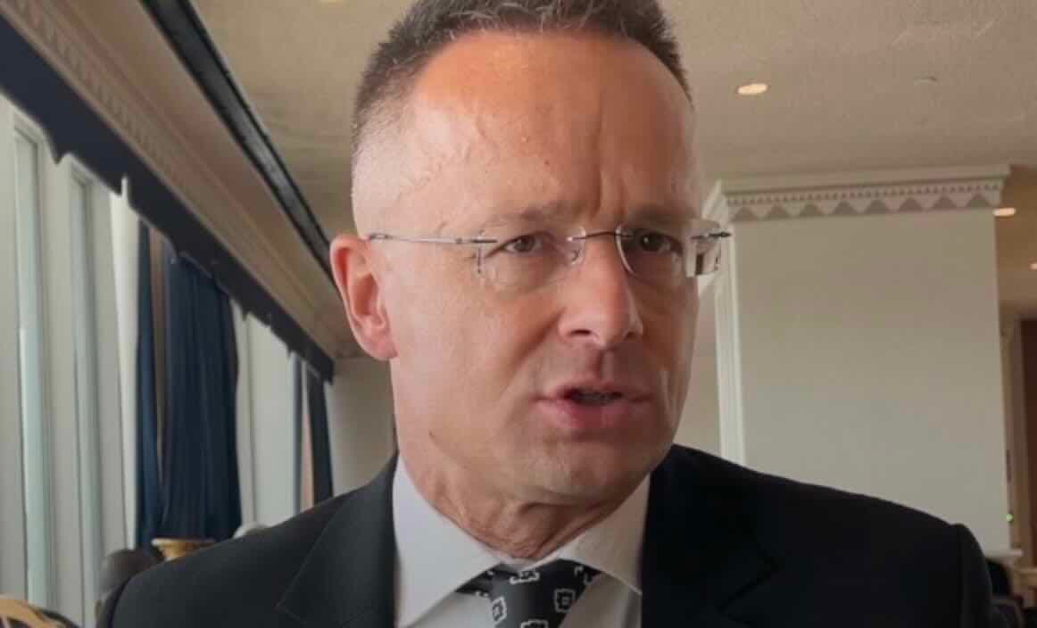 Vengrijos užsienio reikalų ministras nebijo kalbėtis su Lavrovu