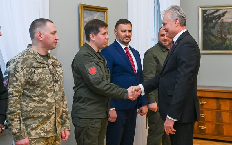 Nausėda davė garantijas: Lietuva investuos į Ukrainos gynybos pramonę
