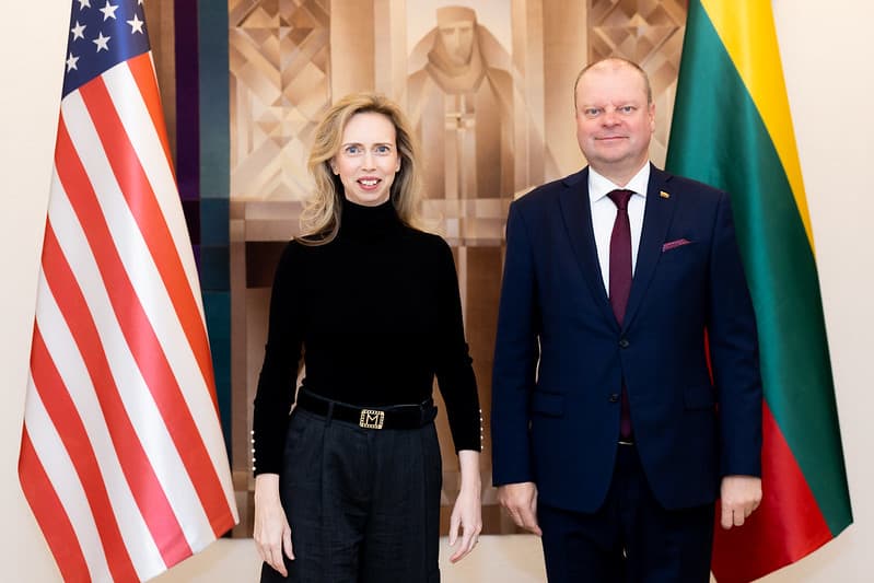 Skvernelis tvirtai pasižadėjo JAV ambasadorei, kad dėl Ukrainos ir toliau viską darys