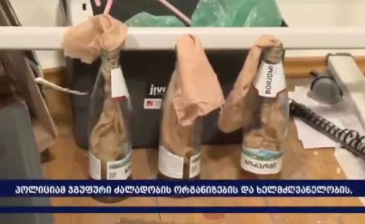 Pas Gruzijos opozicionierius kratos metu rasti Molotovo kokteiliai bei kiti darbo įrankiai