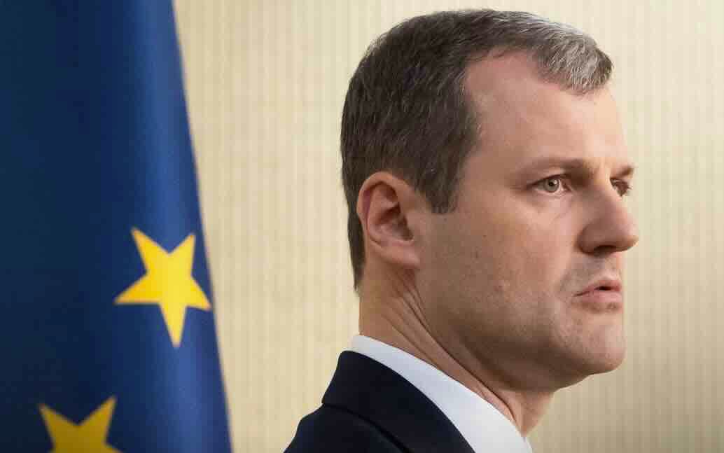 Valstybė, vardan žmonių gerbūvio ir saugumo skolinsis ir toliau