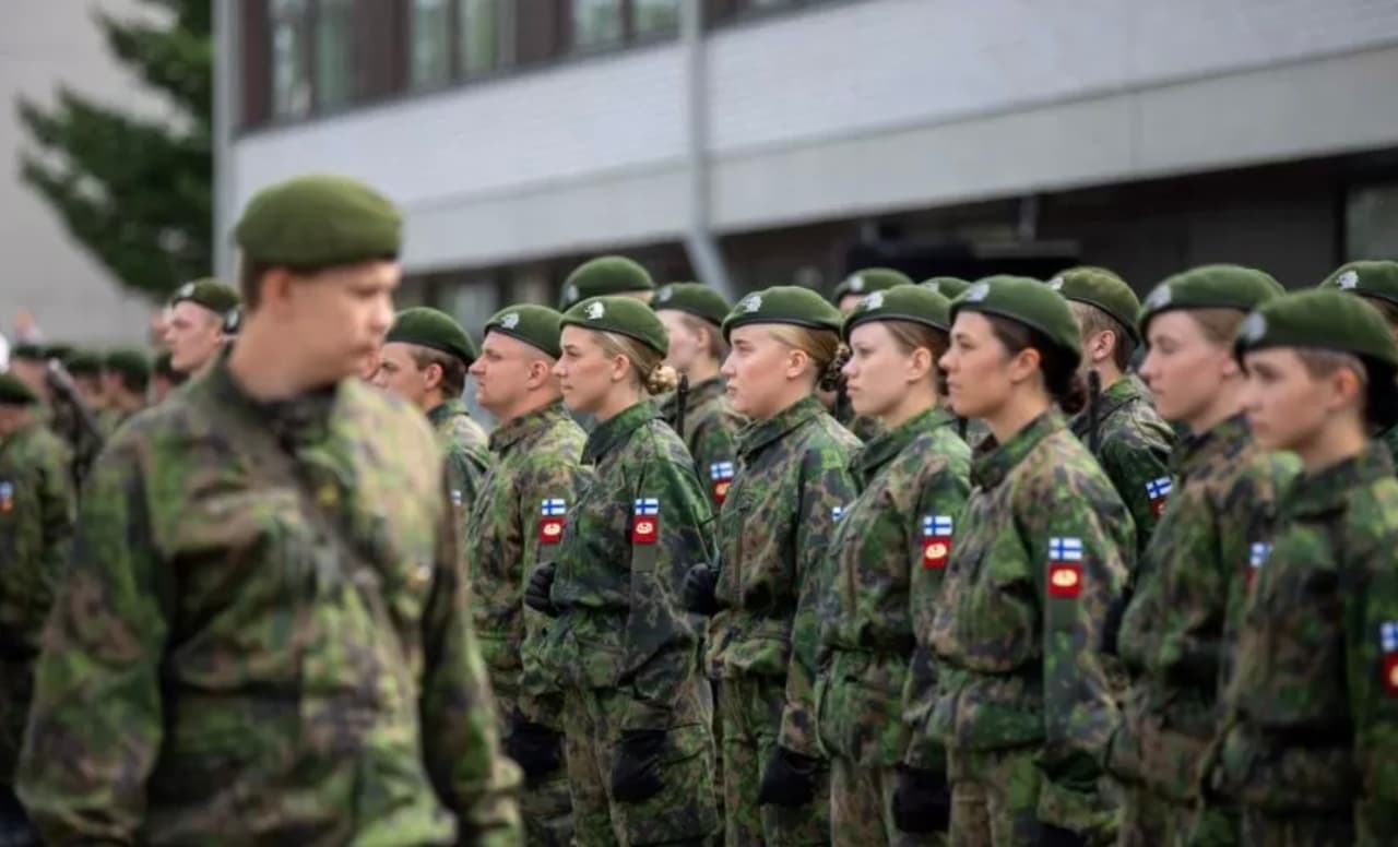Lietuvoje kiekvienas baigęs mokyklą privalės eiti tarnauti į kariuomenę, išsisukti nebebus galimybės