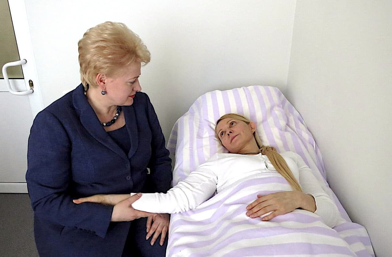 Dalia Grybauskaitė (kairėje).