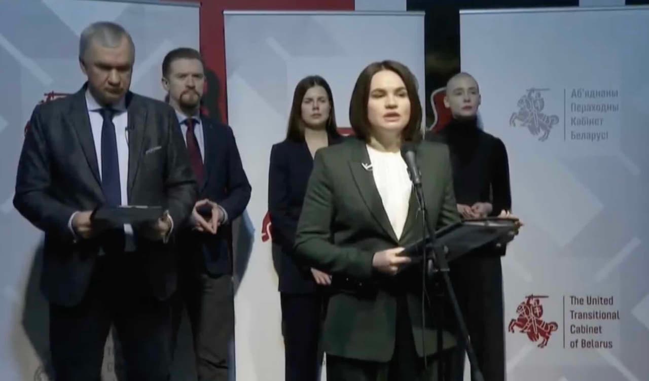 Baltarusijos prezidentė Tichanovskaja Varšuvoje įvertino apsišaukėlio Lukašenkos „rinkimus“