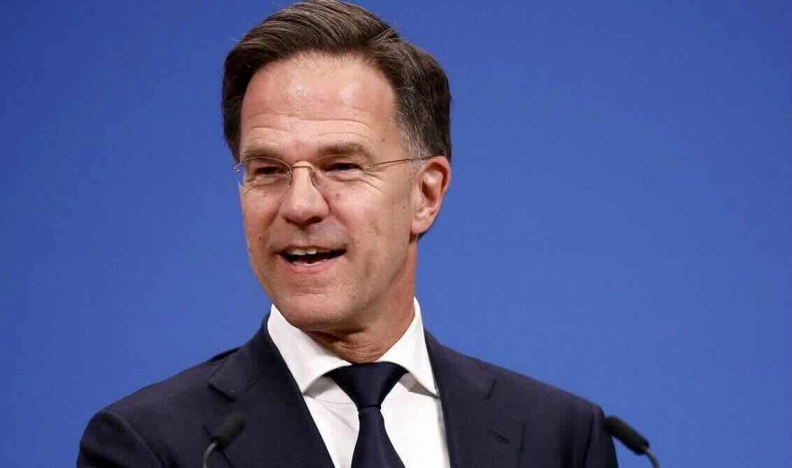 Rutte nurodė tiekti daugiau ginklų Ukrainai ir mažiau kalbėti apie paliaubas