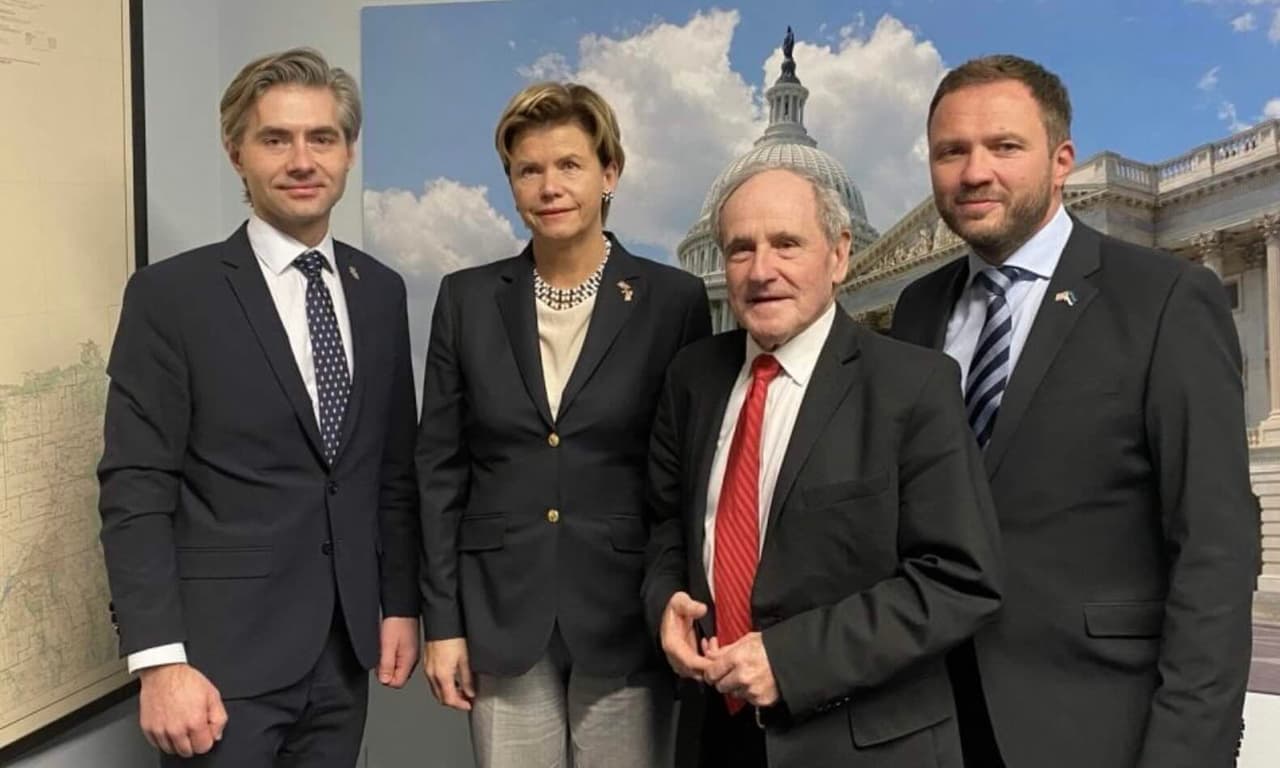 Susitikimo urmu metu, Nausėdos Budrys informavo amerikietį apie JAV lyderystę dėl Ukrainos