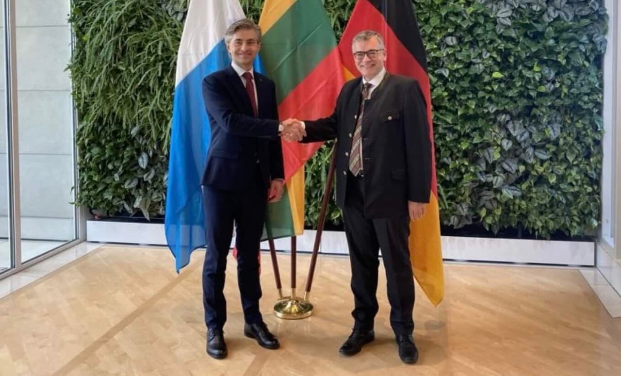 Nausėdos Budrys pranešė, kas svarbu visai Europai – parama Ukrainai ir Vokietijos lyderystė