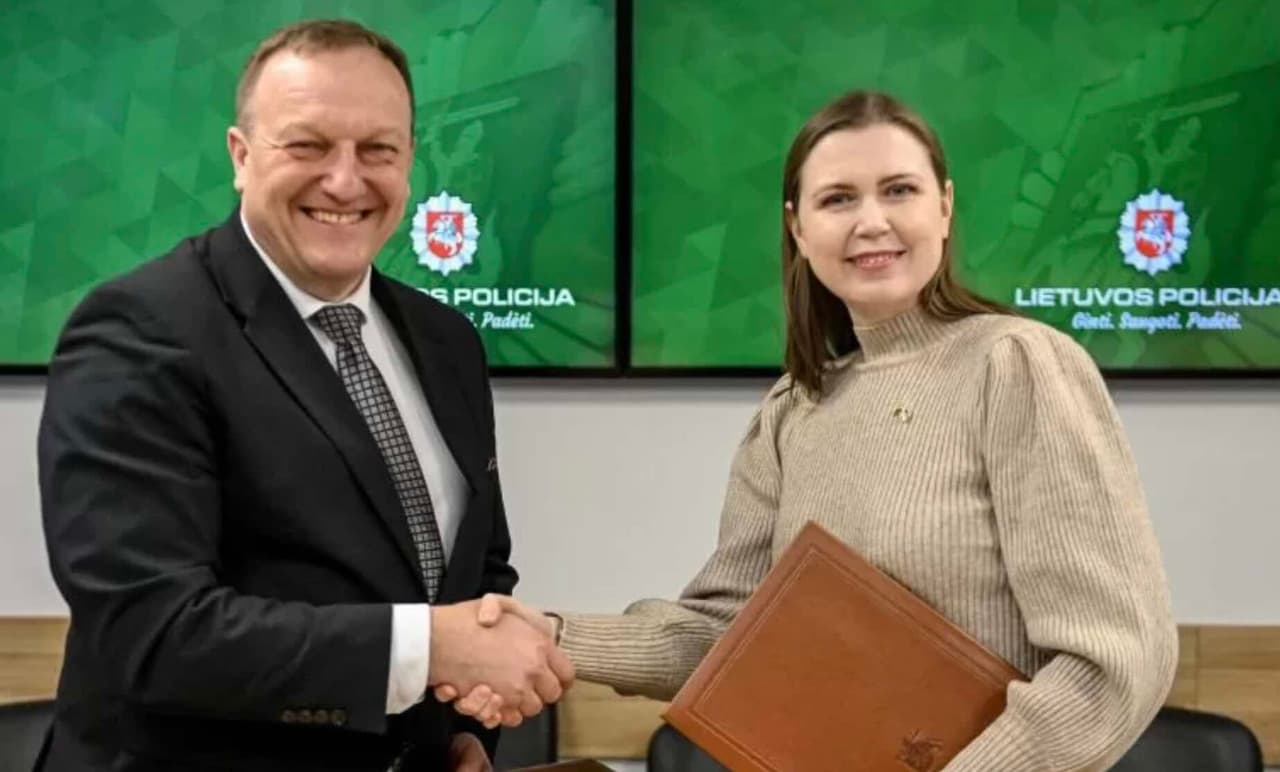 Šakalienė ir Kondratovič pasirašė istorinę sutartį dėl lėšų perdavimo