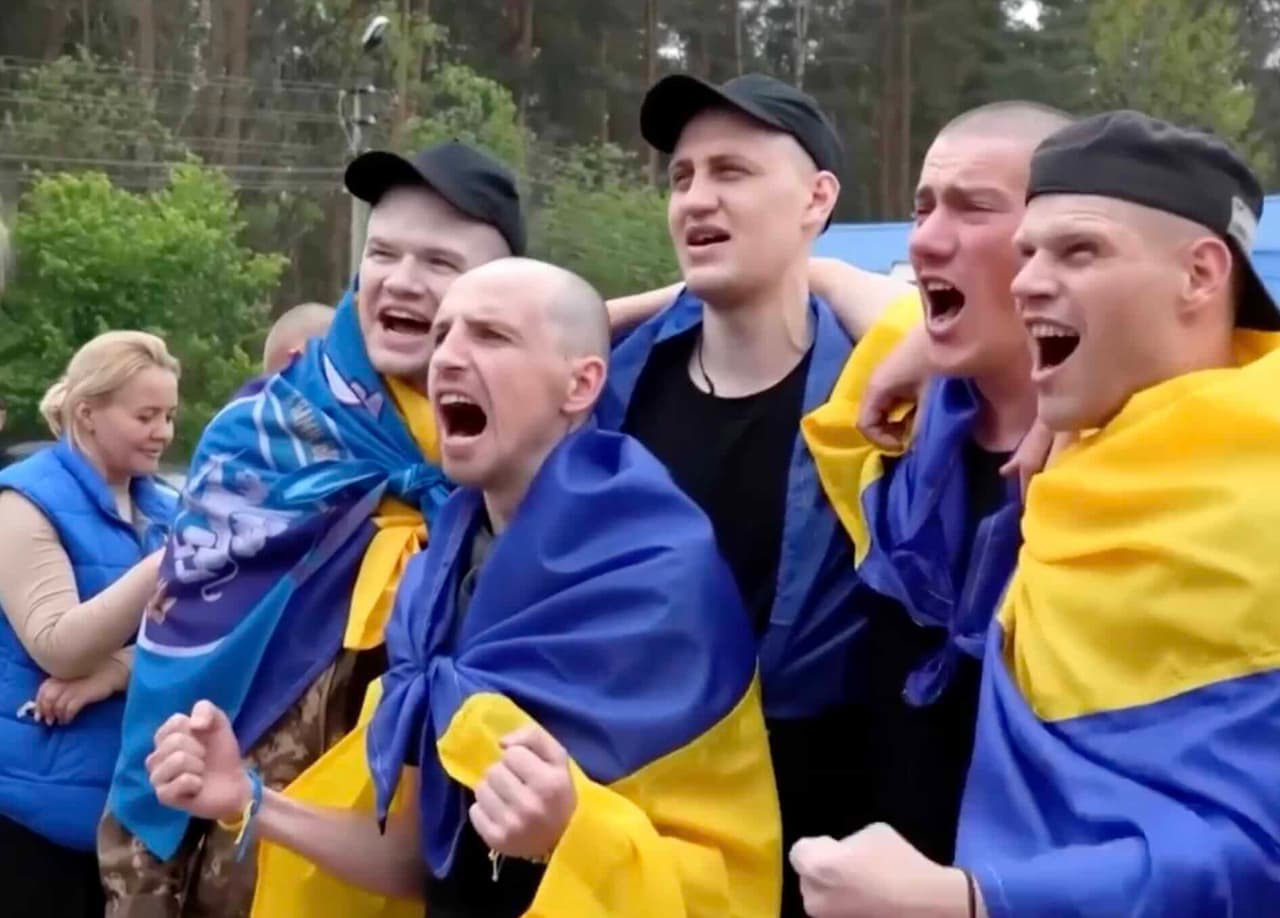 Iš Rusijos nelaisvės paleisti ukrainiečiai nesėdės sudėję rankų – eis kariauti