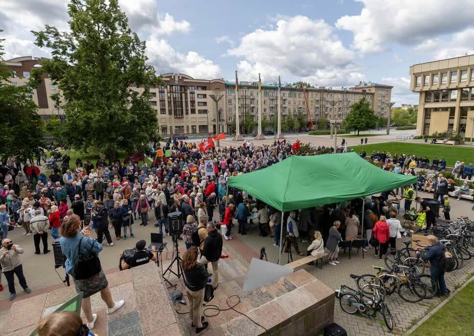 Protestai davė vaisių: žmonės prieš NT mokestį – valdžia pradeda girdėti