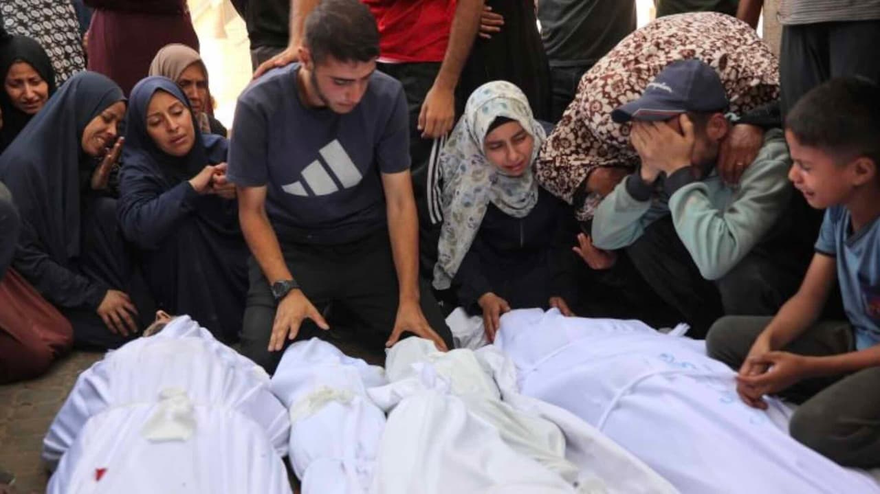 Izraelis Gazos Ruože nužudė 60 žmonių ir teigia, kad tarp žuvusiųjų yra aukštas „Hamas“ pareigūnas