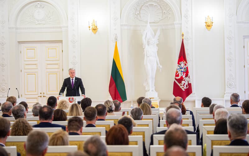 Nausėda informavo, kad Lietuva eina savo tempu, o taip pat lyderiauja pasaulyje remiant Ukrainą