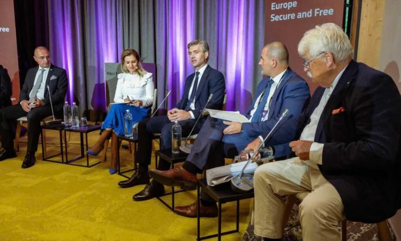 Nausėdos Budrys Bledo strateginiame forume Rusiją išrengė nuogai
