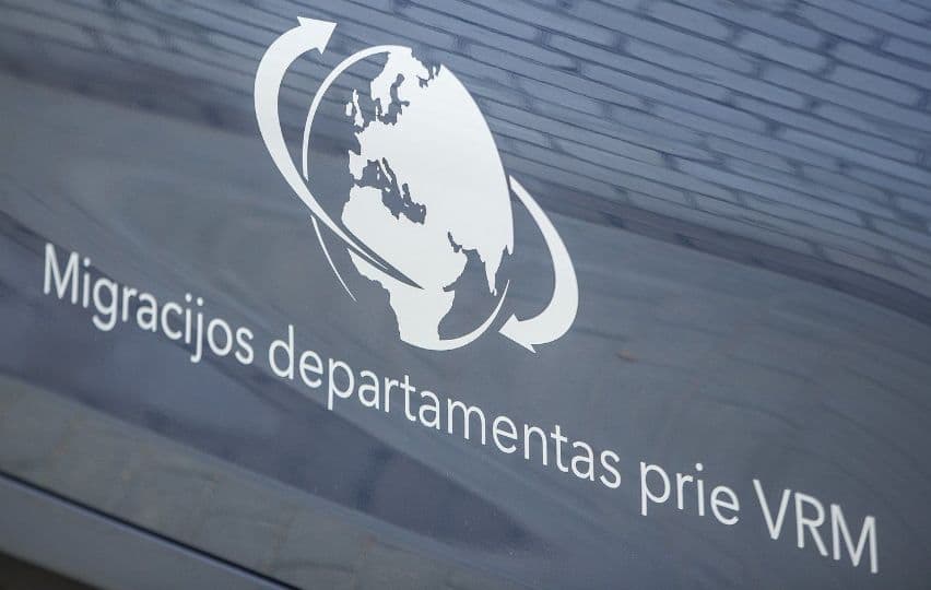 Dėl per dažnų kelionių į draudžiamas valstybes, Migracijos departamentas ėmėsi priemonių