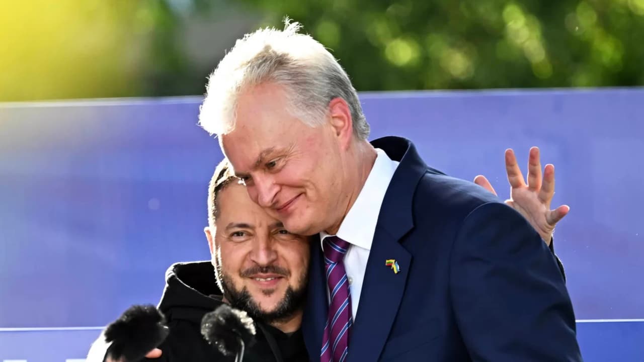 Zelenskis perspėja dėl 10 mlrd. dolerių Rusijai: ar Nausėda pasiųs signalą Amerikai?