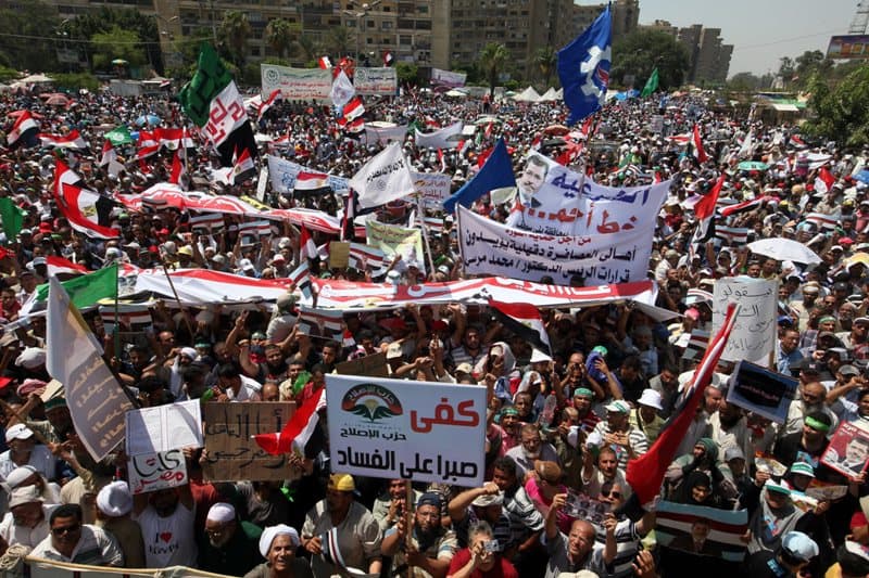 Egipte vyksta masinės prezidento M. Morsi šalininkų ir priešininkų demonstracijos. EPA-ELTA nuotr.