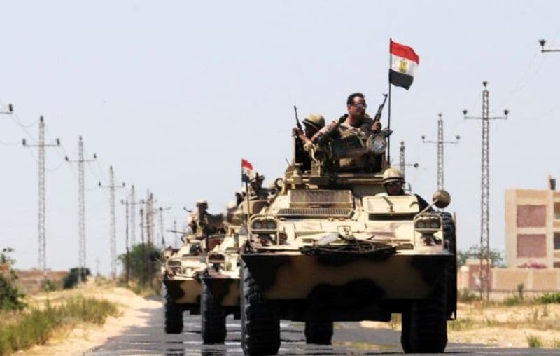 Į Egipto miestus įvesti armijos daliniai