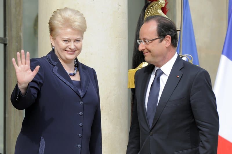 Lietuvos prezidentė Dalia Grybauskaitė ir Prancūzijos prezidentas Francois Hollandas. EPA-ELTA nuotr.