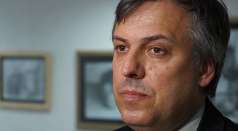 Prokuroras I. Mikelionis, atėjęs į Antikorupcijos komisiją, prisipažino, kad nėra kompetentingas dėl VEKS bylų. Tačiau tai jam nesudarė jokių problemų Seimo nariams eilinį kartą pripasakoti vėjų ir gražia forma pabandyti pasiųsti juos į vieną vietą. Nuotr. E.eu