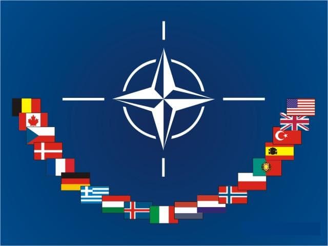 NATO svarsto galimybę treniruoti Ukrainos kariuomenę