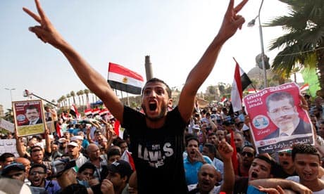 Egipto kariuomenė žada panaudoti jėgą prieš protestuotojus