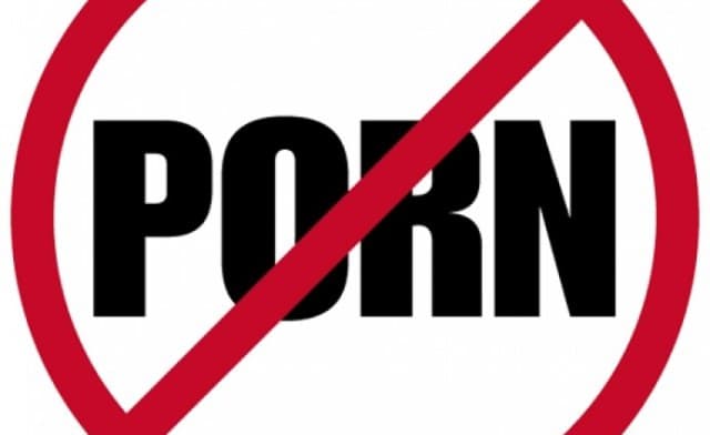 Didžiosios Britanijos parlamente užregistruota per 300 tūkst. bandymų prisijungti prie pornografijos svetainių