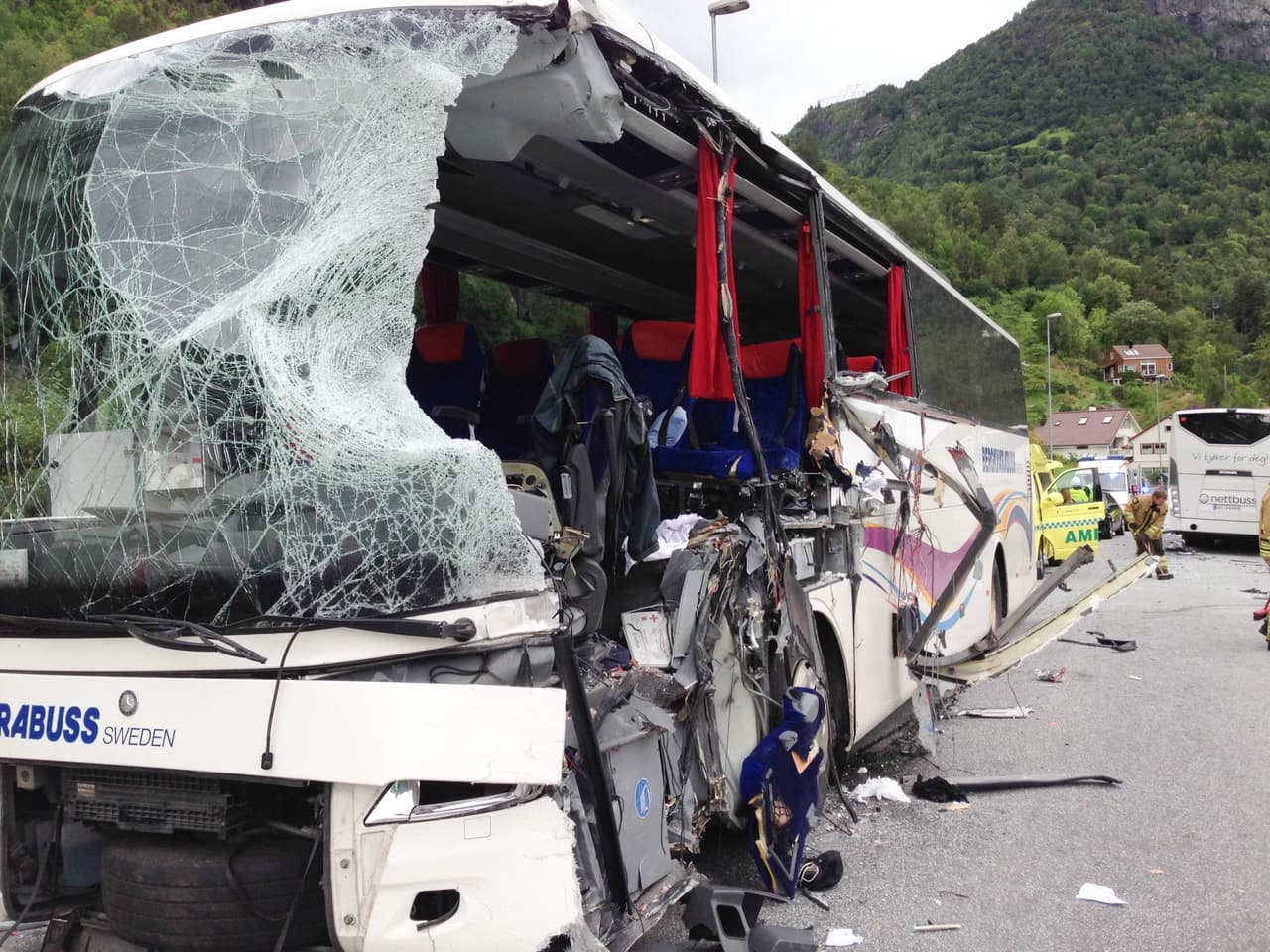 Norvegijoje susidūrus dviem autobusams, žuvo 2 žmonės, 8 sunkiai sužeisti. EPA-ELTA nuotr.
