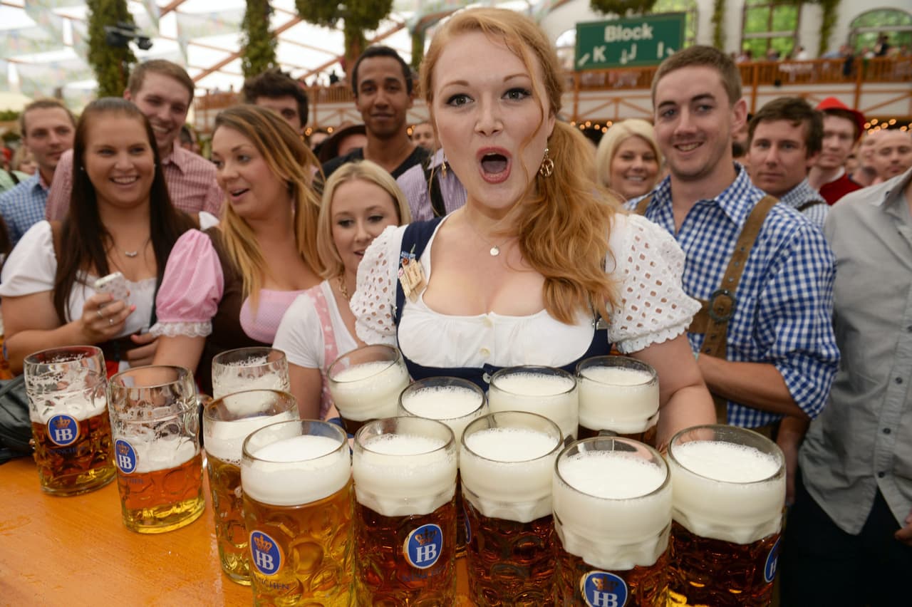 Alaus festivalis „Oktoberfest“. EPA-ELTA nuotr.