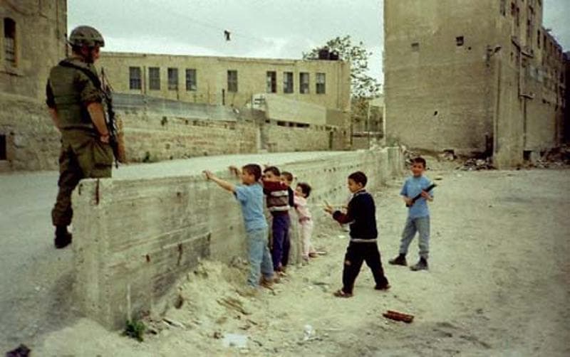 Jungtinės Tautos: Izraelis kankina palestiniečių vaikus ir naudoja juos kaip gyvuosius skydus