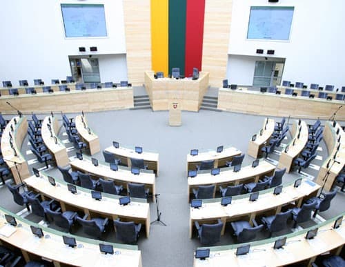 Seimas iki 570 litų padidino neapmokestinamą pajamų dydį